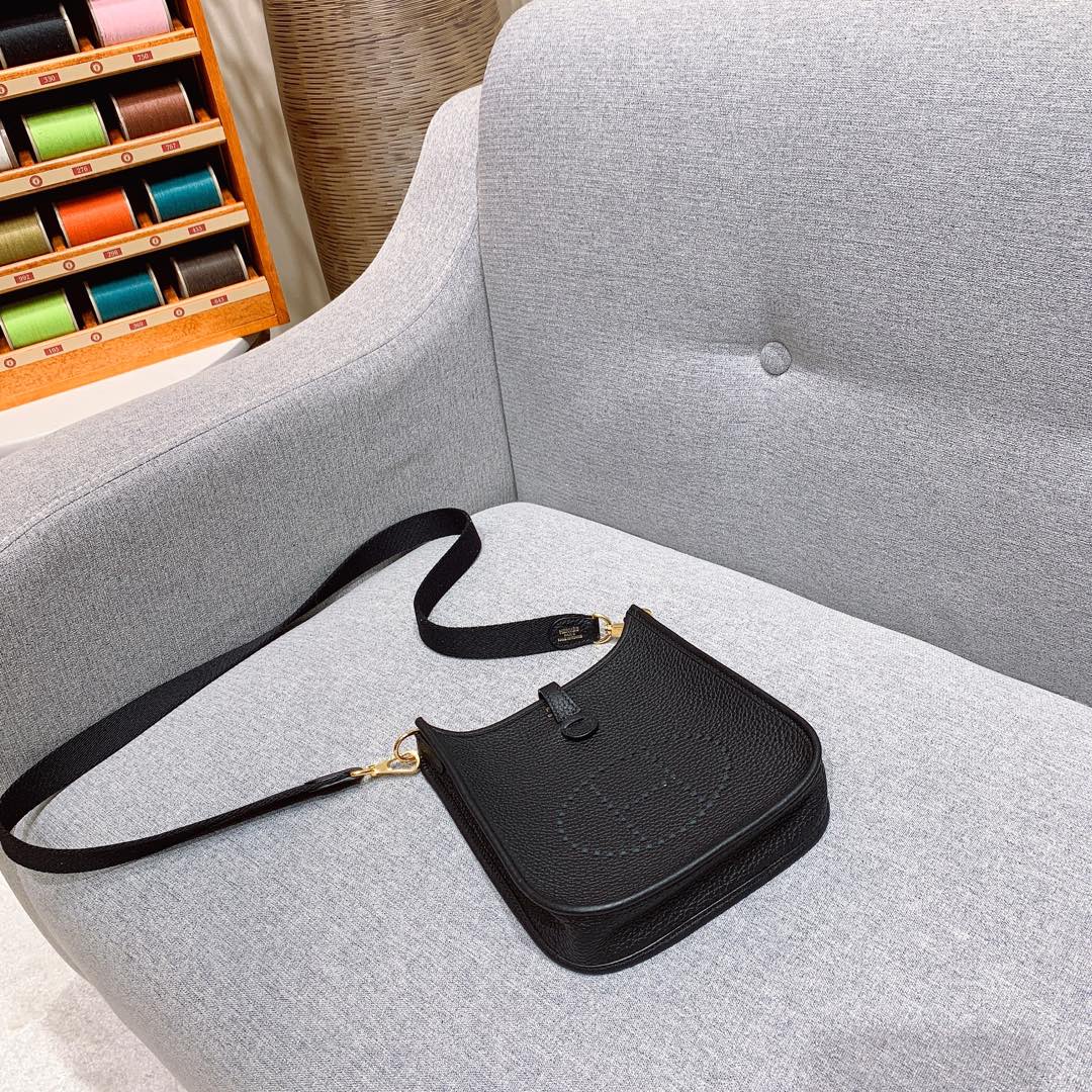 에르메스 미니 에블린16 블랙 금장 끌레망스 가죽